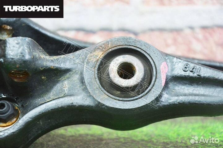 Рычаги нижние передние Honda Inspire UA4 F20B2