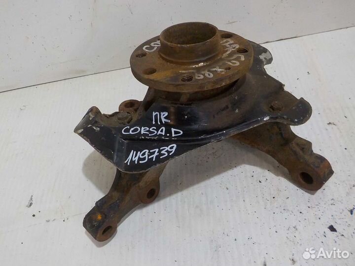 Кулак поворотный передний правый Opel Corsa D