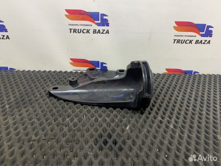 Кронштейн амортизатора кабины правый Renault T