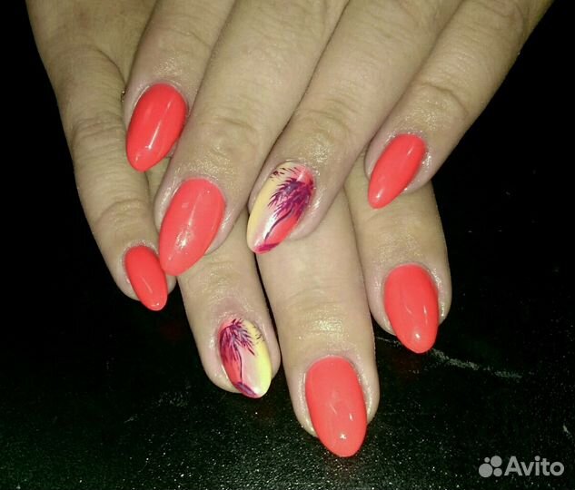 Наращивание ногтей, Окрашивание бровей хной