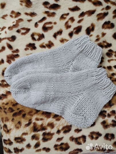 Женские вязаные носочки