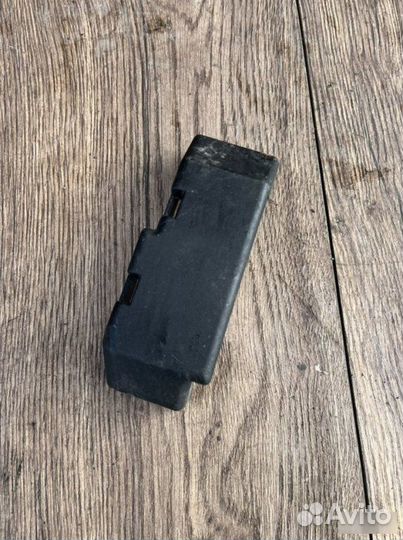 Крышка блока предохранителей Opel Astra 1.4 2012