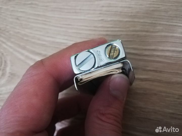 Бензиновая зажигалка 