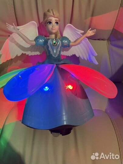 Кукла Эльза. Игрушка музыкальная