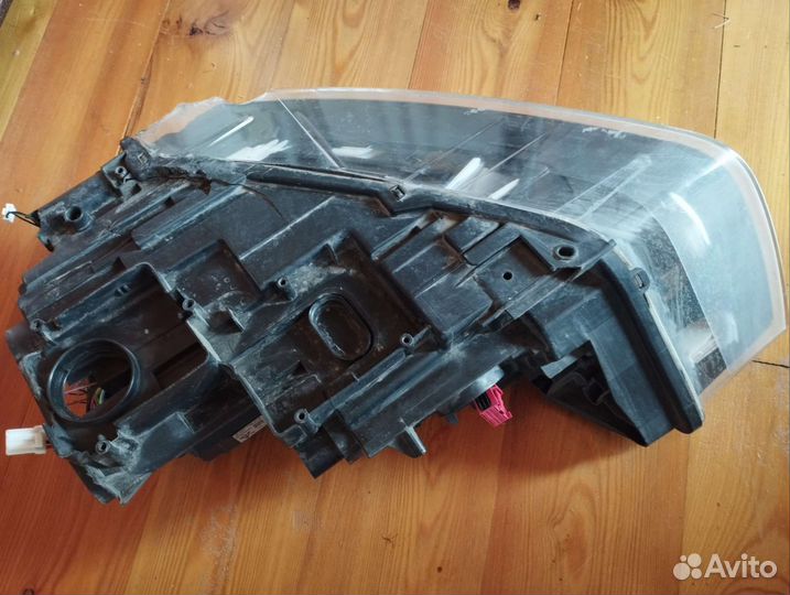 Audi Q3 фара правая ксенон