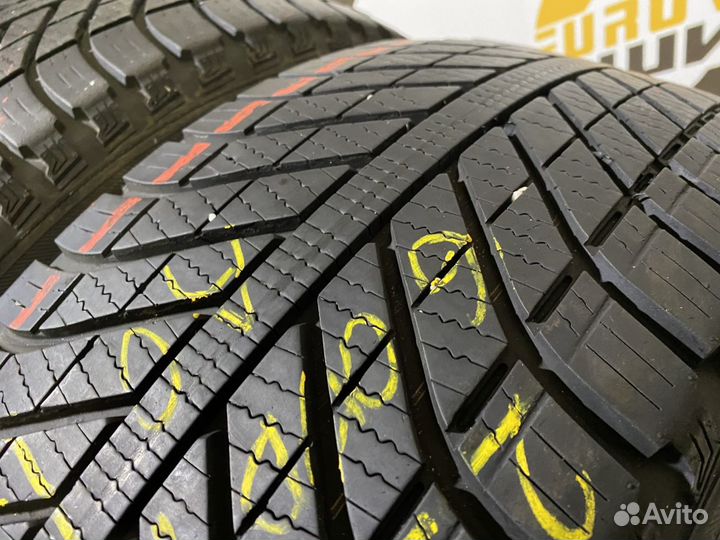 Goodyear Vector 4Seasons 235/55 R17