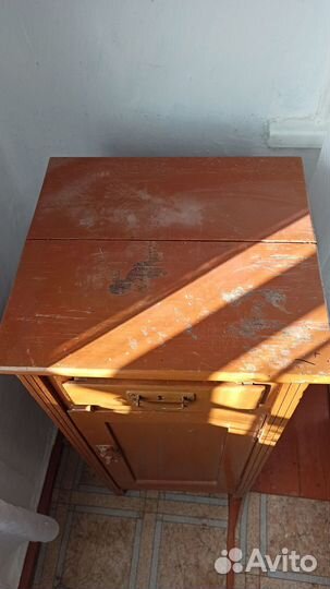 Тумбочка старинная