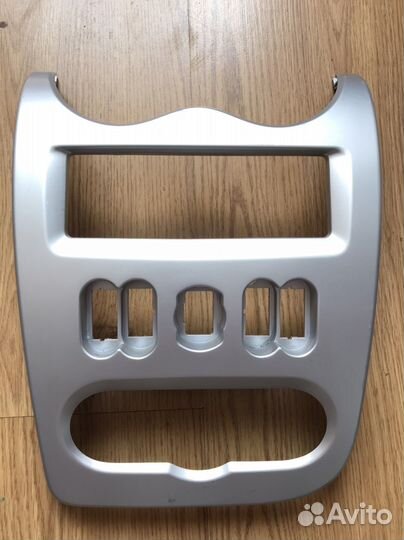 Накладка панели центральная Рено Логан 1