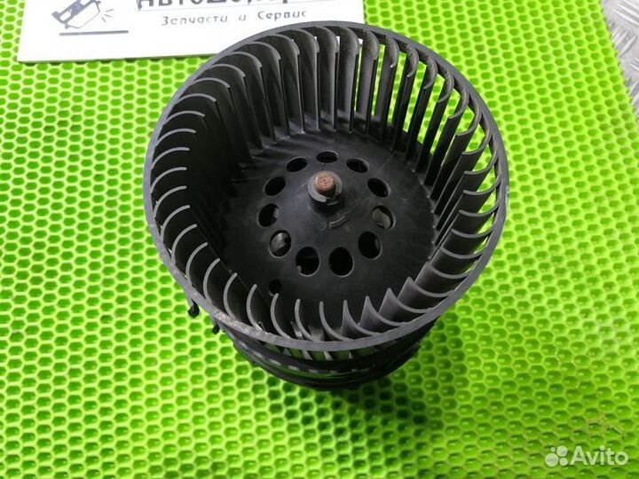 Моторчик отопителя Renault Megane 3