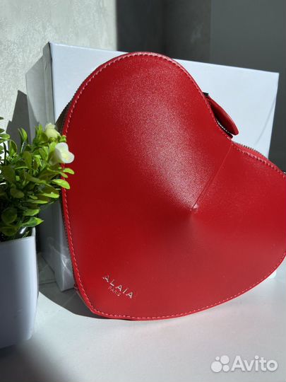 Эксклюзивная мини-сумочка alaia форме сердца