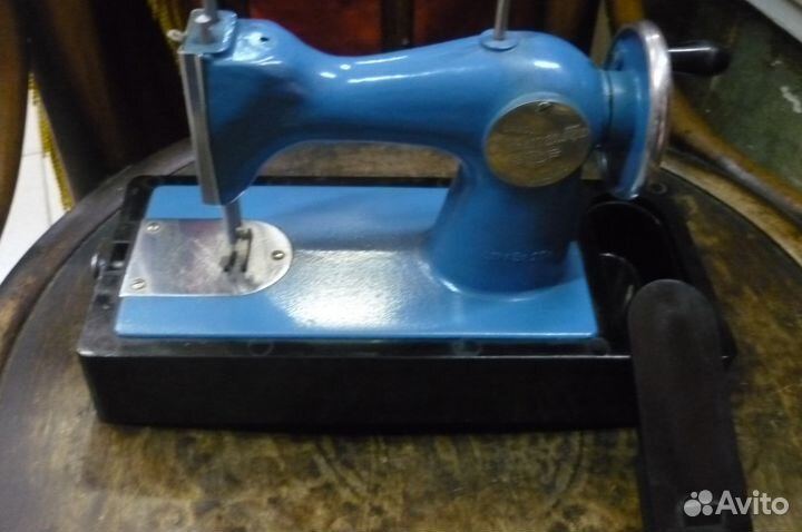 Детская швейная машинка