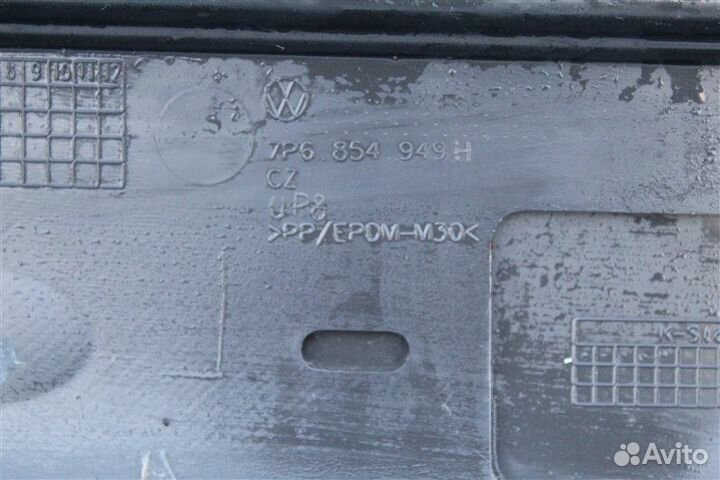 Молдинг на дверь задний левый Volkswagen Touareg 2