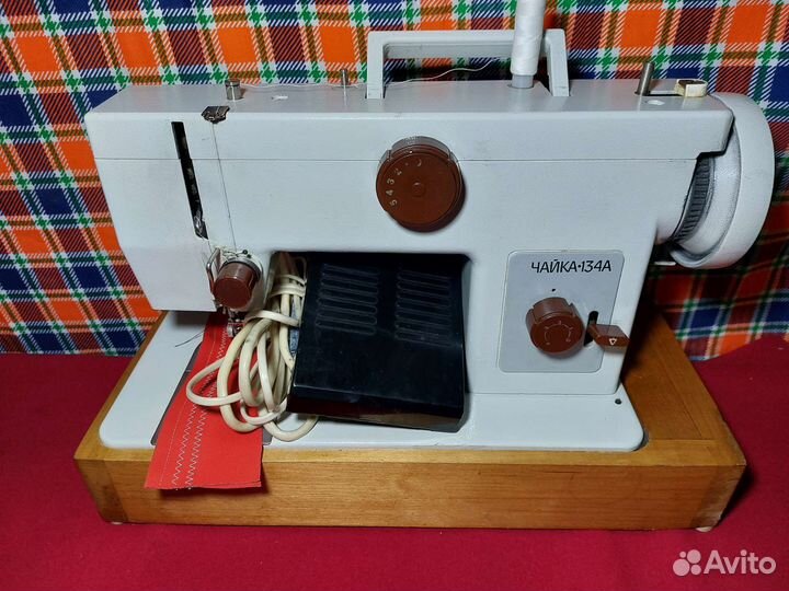 Швейная машина Чайка 134А отлично