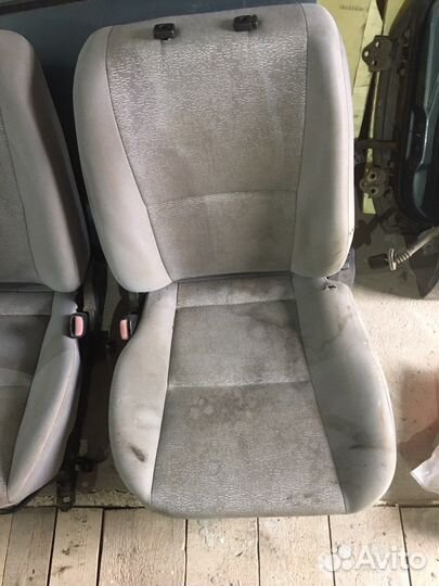Сиденья на мицубиси каризма