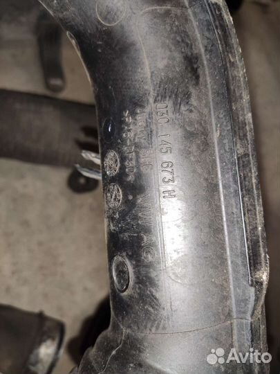 Патрубок интеркулера Volkswagen Passat B6 1,8