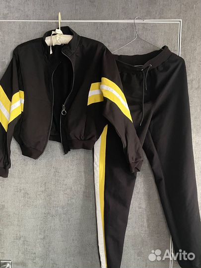 Спортивный костюм женский