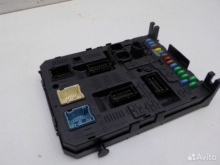 Блок предохранителей (салон) Peugeot 308 2011-2015