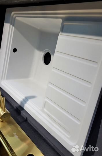 Мойка для кухни кварцевая белая 77x51