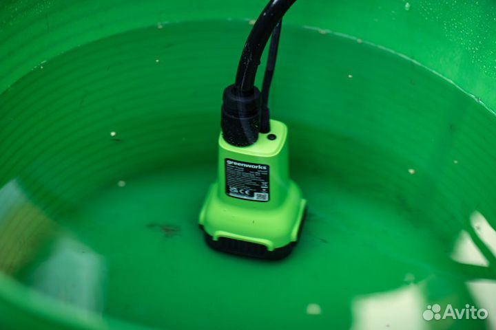 Насос аккумуляторный Greenworks для бочки