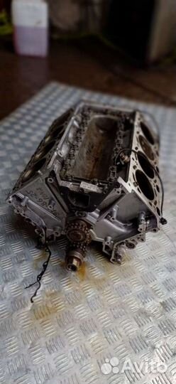 Блок цилиндров BMW 7 E38 1995