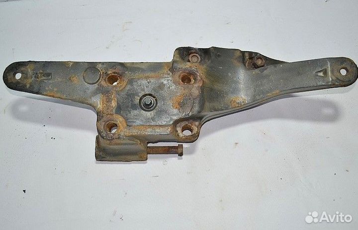 Кронштейн пневмобаллона ведущего моста, левый volv