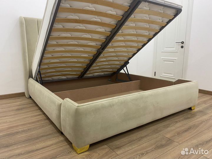 Кровать двуспальная