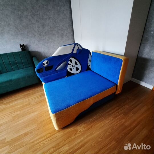 Диван