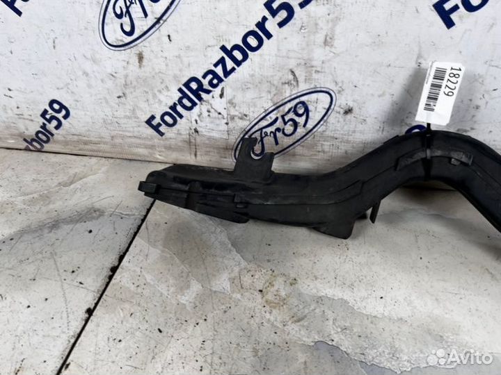 Воздухозаборник Ford Focus 2 CB4 2008