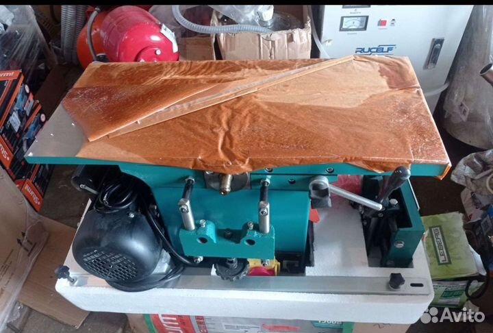 Станок деревообрабатывающий