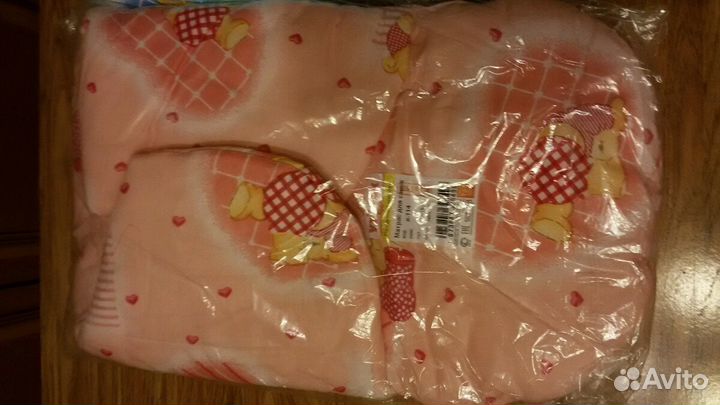 Комплект в коляску, матрасики в санки все новое