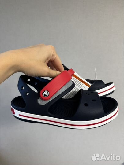 Сандалии Crocs J2