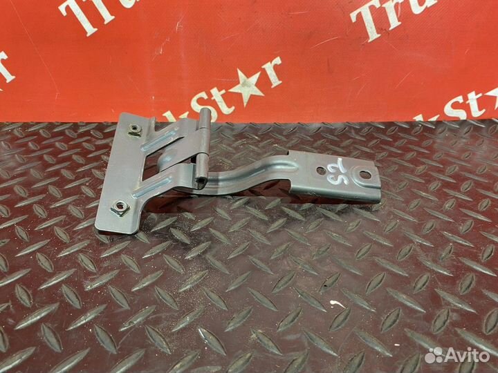 Петля бардачка Scania 5-series