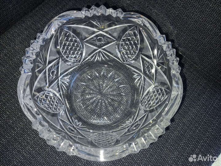 Хрустальная ваза конфетница