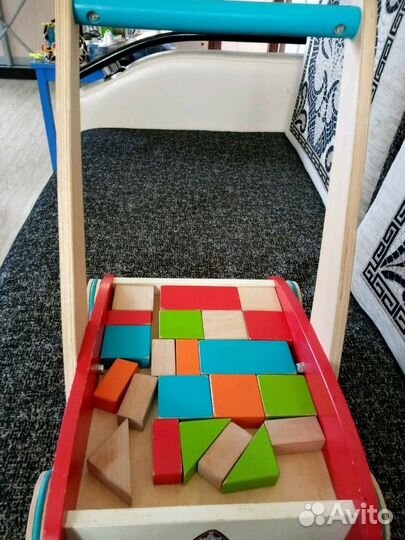 Развивающий набор кубики и тележка из дерева фирмы