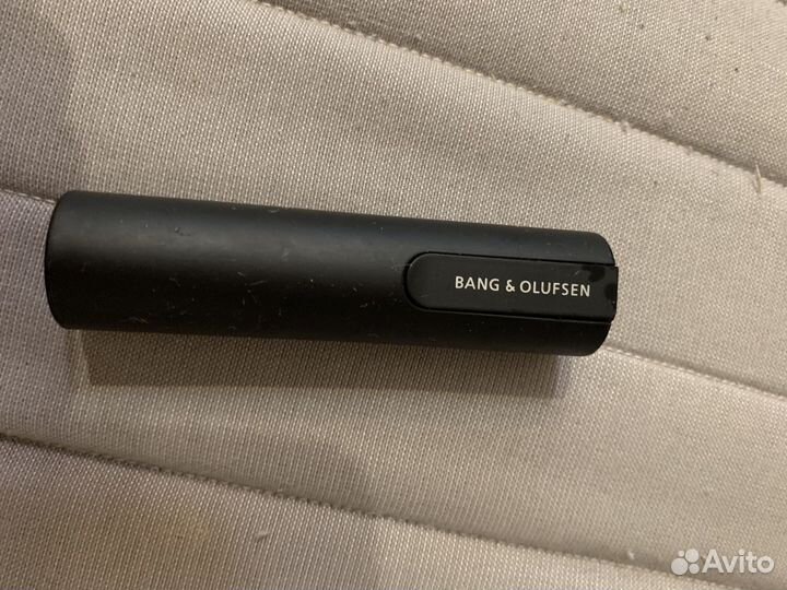 Портативная зарядка бренда “Bang&Olufsen”