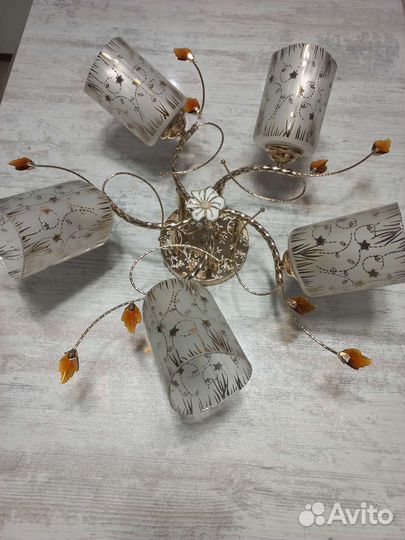 Люстра потолочная б/у