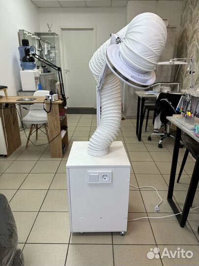 Вытяжка для маникюра и педикюра