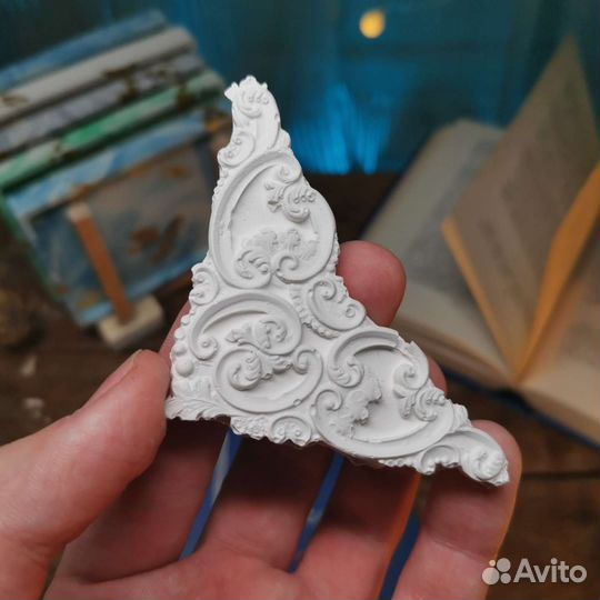 Уголки декоративные