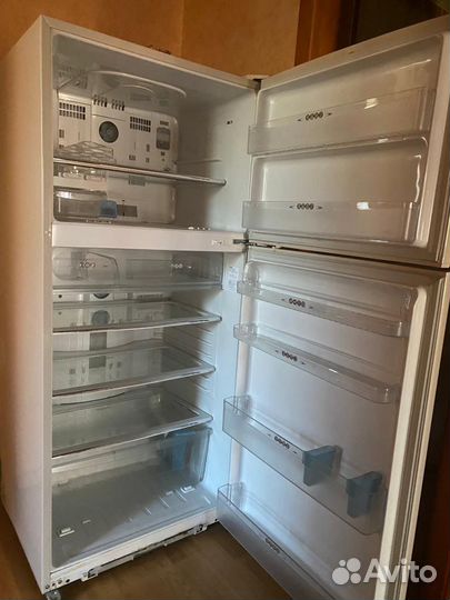 Холодильник Sharp