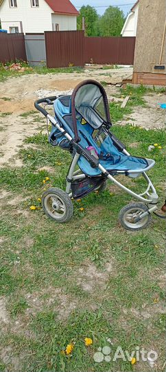 Прогулочная коляска трехколесная