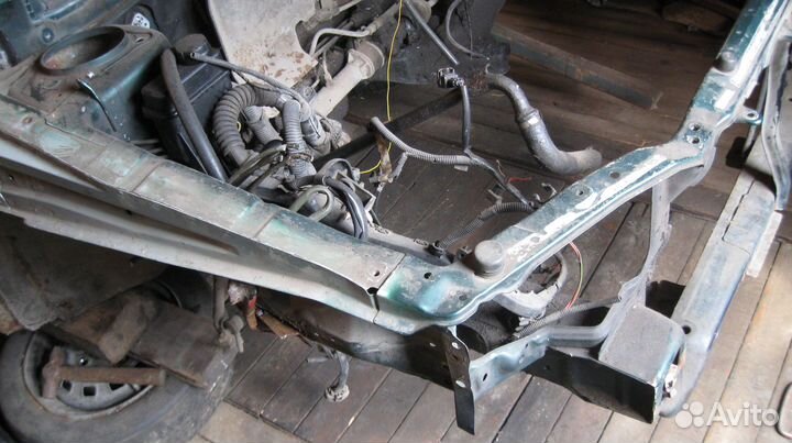 Передняя часть кузова Volvo S40