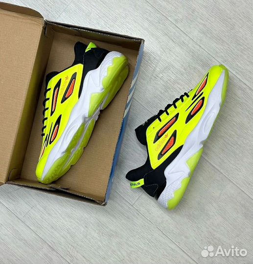 Кроссовки adidas