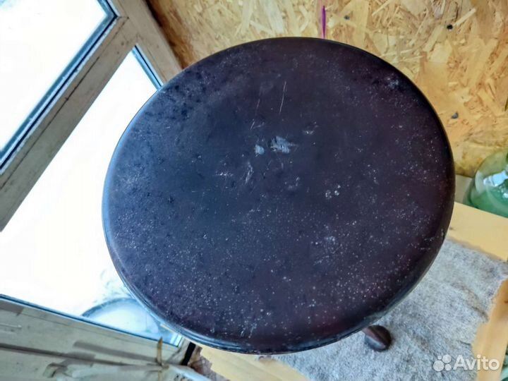 Крутящийся стул для пианино