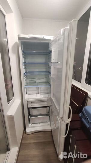 Холодильник бу indesit