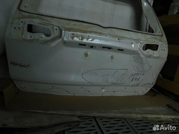 Крышка багажника rav4 50