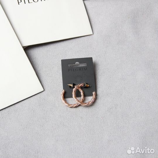 Км Изысканные вечерние серьги Pilgrim