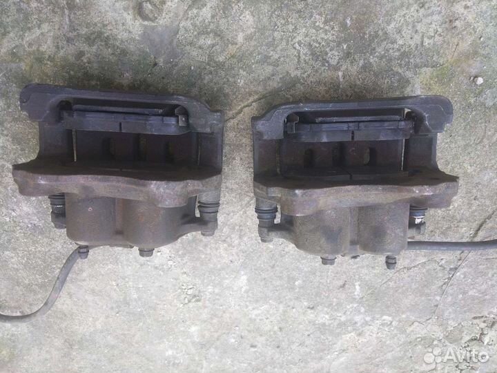 Суппорта передние для Lexus, Toyota