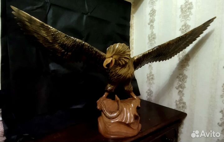 Орёл деревянный резной