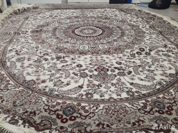 Ковер шерстяной новый