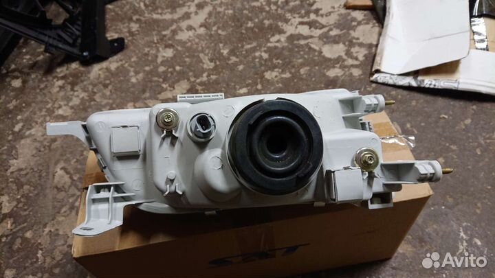 Фара передняя левая Toyota Corolla E110